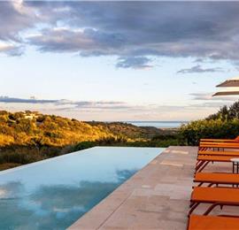 4 bedroom villa with infinity pool and sea views near Noto, Sicily, sleeps 8